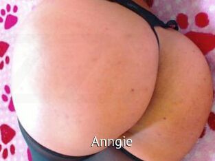Anngie_