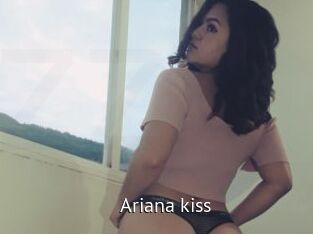 Ariana_kiss