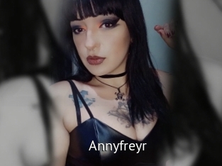 annyfreyr Zizi X