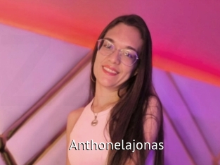 anthonelajonas Zizi X