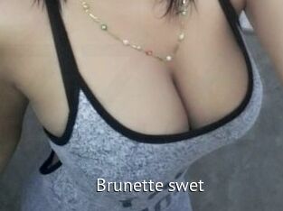 Brunette_swet