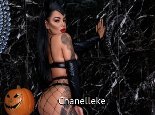 chanelleke Zizi X