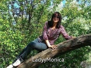 LadyyMonica