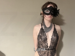 lunia Zizi X