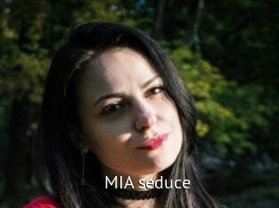 MIA_seduce