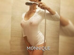 MONNIQUE_