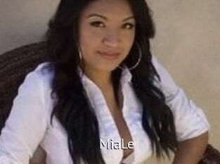 Mia_Le