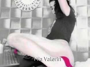 Mia_Valerin