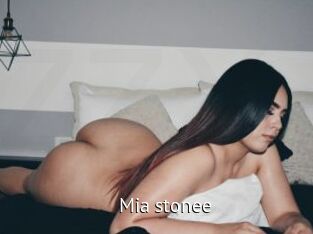 Mia_stonee