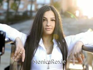 MonicaRoxie Zizi X
