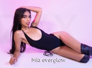 Mia_everglow