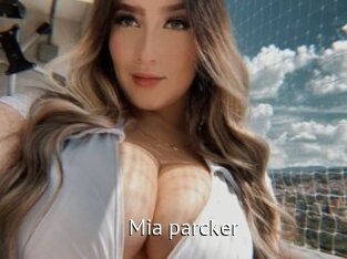 Mia_parcker