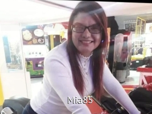 Mia85