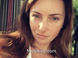 monikabloom Zizi X