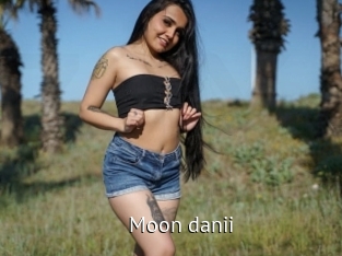 Moon_danii