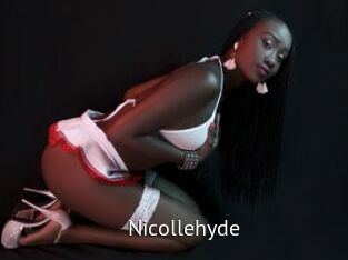 nicollehyde Zizi X