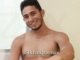 richard_demox Zizi X