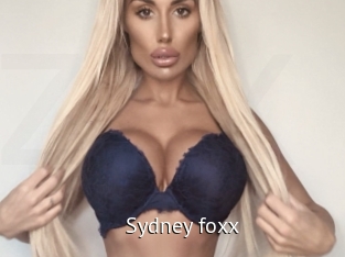 Sydney_foxx
