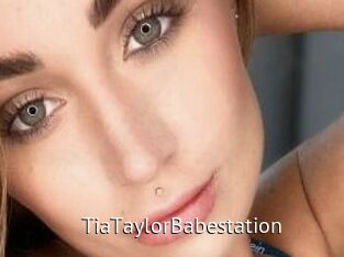 TiaTaylorBabestation