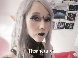 Titsandtarot